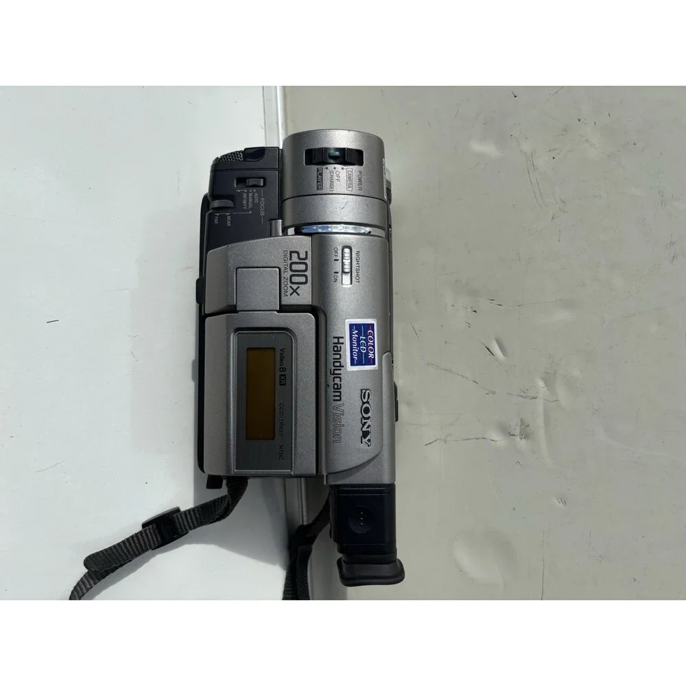 Sony Handycam Vision CCD-TRV37 Video 200X Digital Zoom Video Camera- NO BATTERY